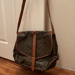 Louis Vuitton Saumur 35